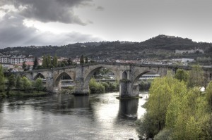 Ourense: Puente Viejo. Foto: Víctor Hermida (Flickr)