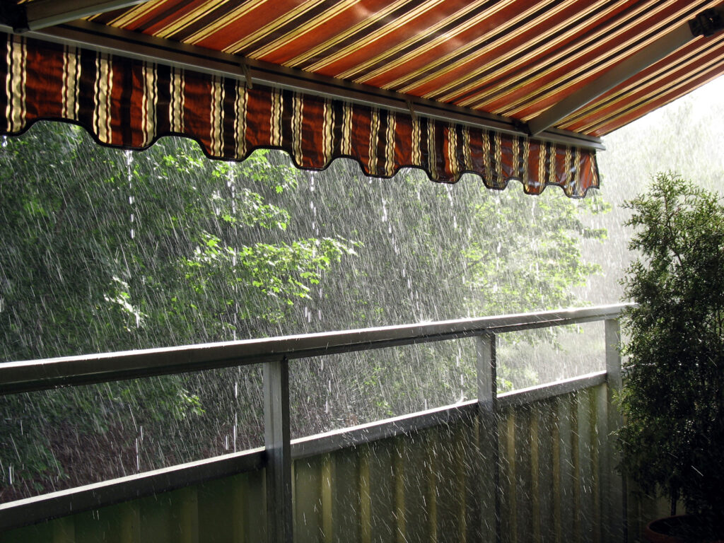 toldo tormenta de verano